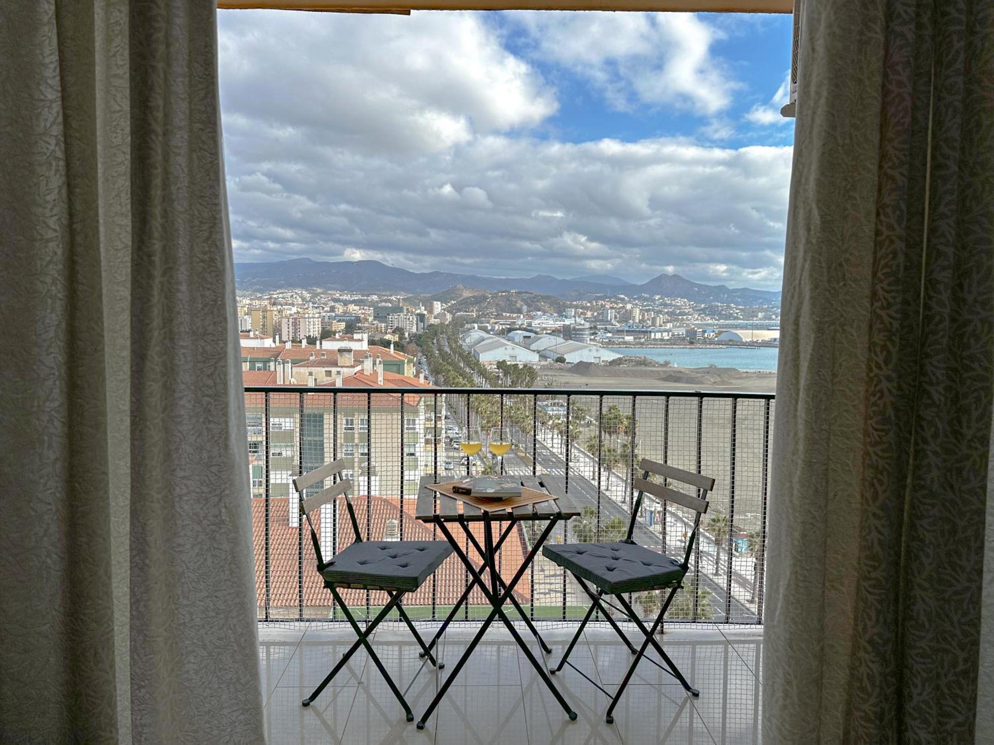 Apartamento Mirador Del Mediterraneo Málaga Dış mekan fotoğraf
